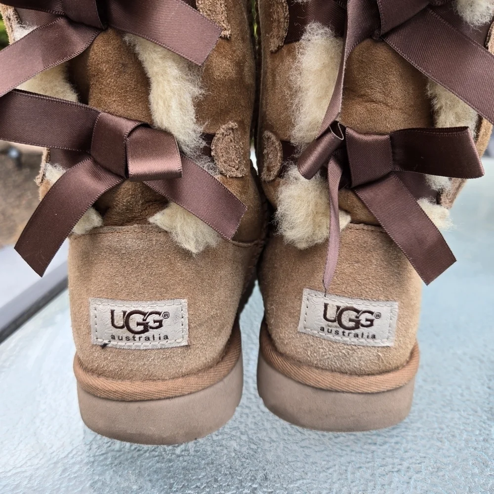 UGG Bailey Bow Tall Boots size 4 chestnut brown ivory